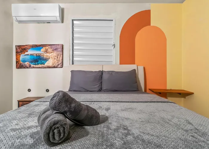 Family-Friendly Home For 5 Near Airport & Beaches